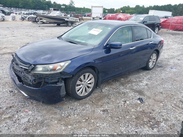 Honda k24w1 2014 1HGCR2F8XEA186872 Image 2