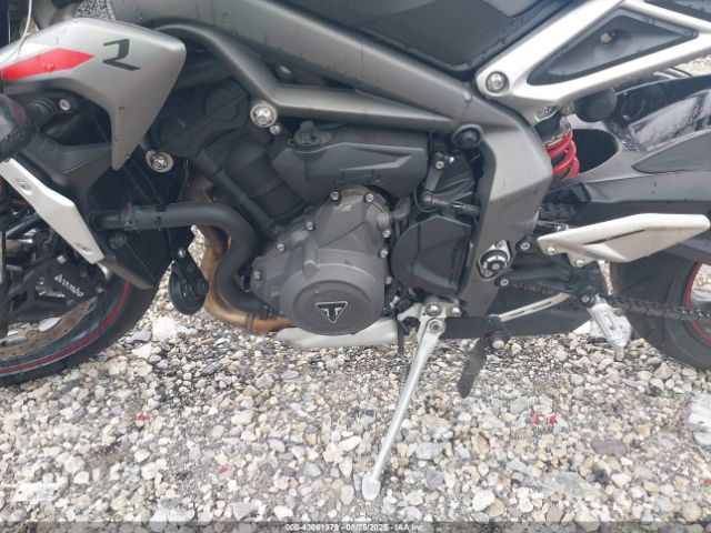 2022 TRIUMPH MOTORCYCLE STREET TRIPLE SMTA534D7NTAW4681 Photo 8