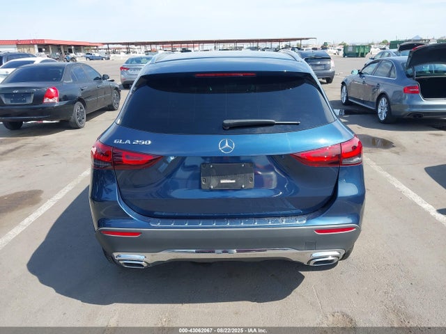 W1N4N4GB3MJ159136 Mercedes-Benz m260