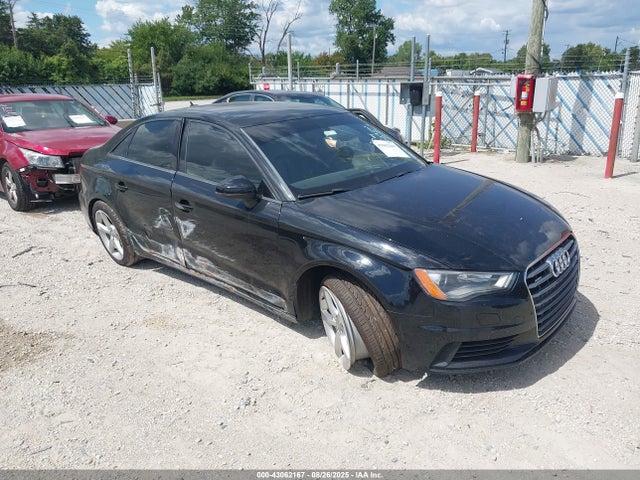 2015 AUDI A3 WAUBFGFF3F1114585 Photo 0