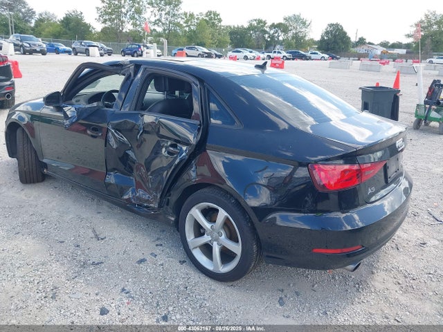 2015 AUDI A3 WAUBFGFF3F1114585 Photo 2