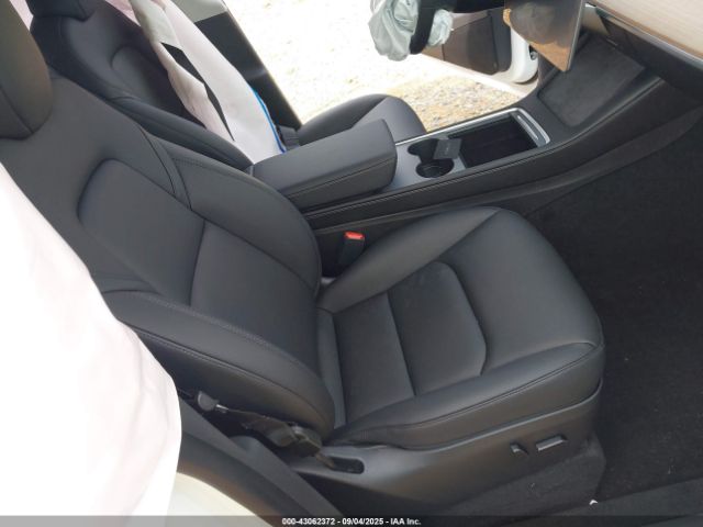 2023 TESLA MODEL Y 7SAYGDEE4PA083826 Photo 4