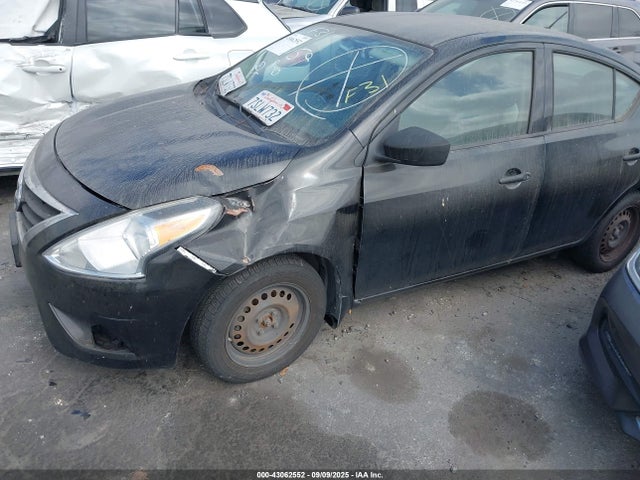 3N1CN7AP0GL833560 Nissan 2016