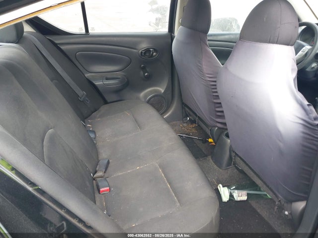 3N1CN7AP0GL833560 Nissan 2016
