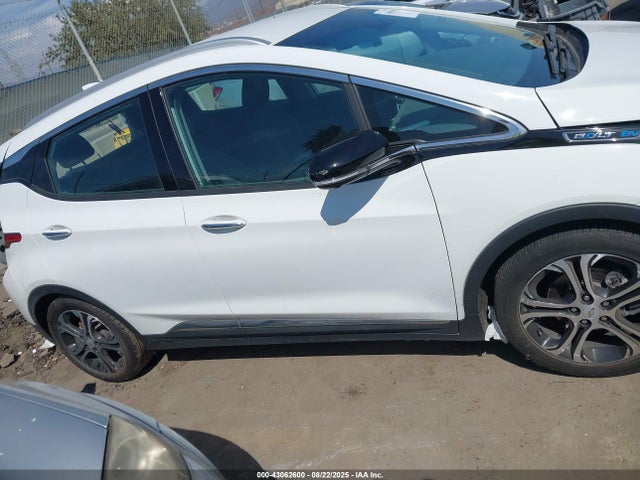 1G1FX6S06H4165537 Chevrolet 2017