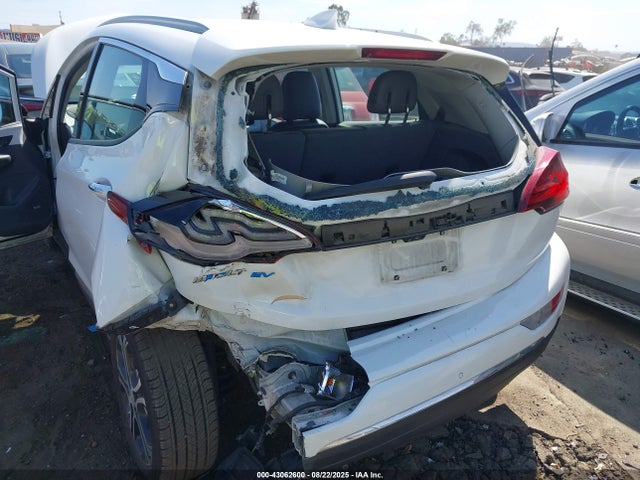 1G1FX6S06H4165537 Chevrolet 2017