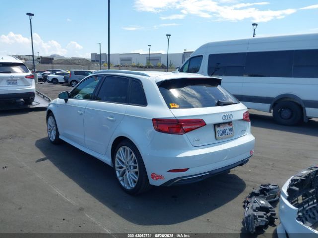 2018 AUDI A3 E-TRON WAUUPBFF0JA066707 Photo 2