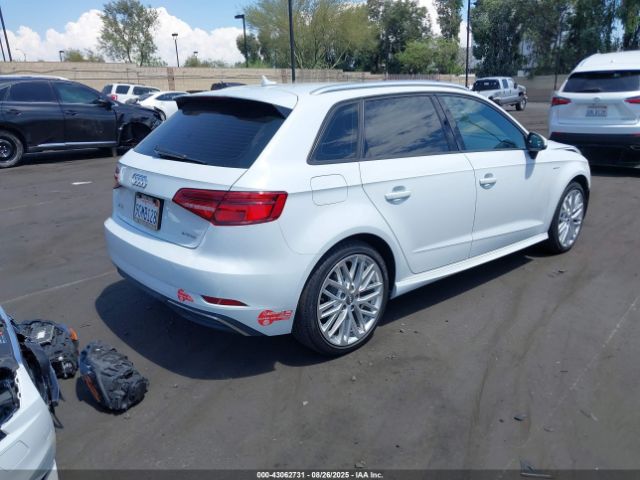 2018 AUDI A3 E-TRON WAUUPBFF0JA066707 Photo 3