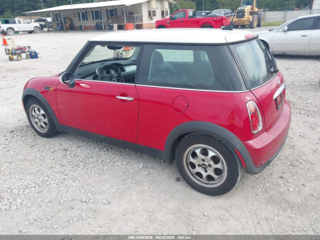 2005 MINI COOPER WMWRC33445TC58932 Photo 2