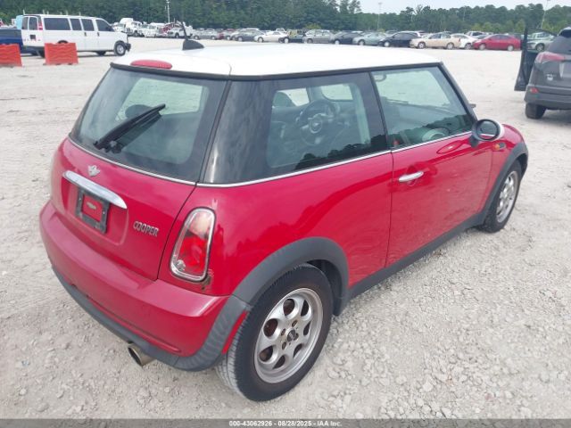 2005 MINI COOPER WMWRC33445TC58932 Photo 3