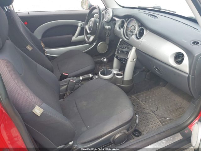 2005 MINI COOPER WMWRC33445TC58932 Photo 4