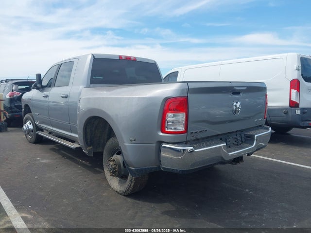 43062995 :رقم المزاد ، 3C63RRLL4MG577233 vin ، 2021 Ram 3500 Big Horn  4x4 6'4 Box مزاد بيع