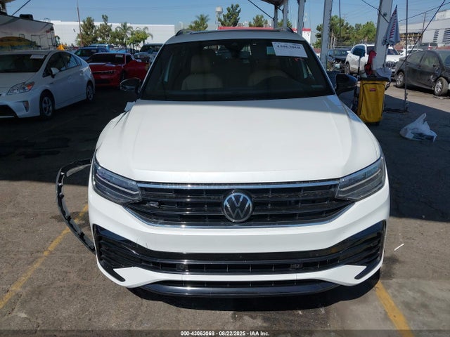3VVCB7AX5NM097262 Volkswagen Tiguan
