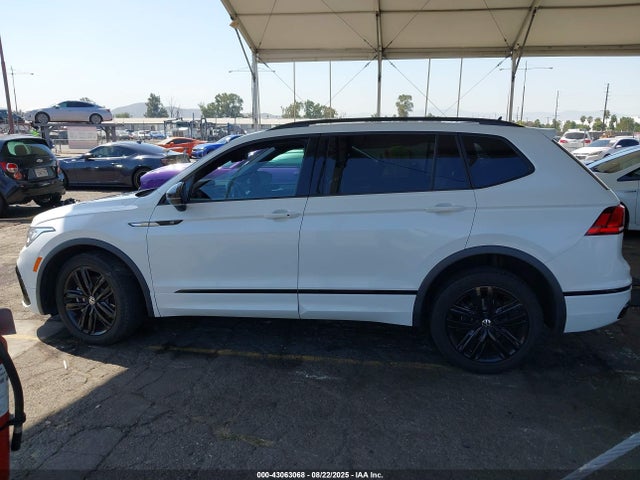 3VVCB7AX5NM097262 Volkswagen Tiguan