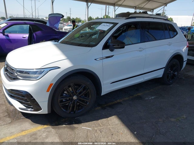 3VVCB7AX5NM097262 Volkswagen Tiguan