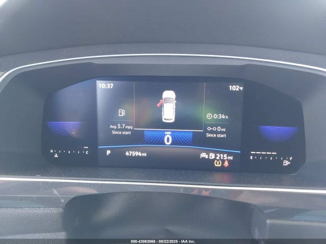3VVCB7AX5NM097262 Volkswagen Tiguan