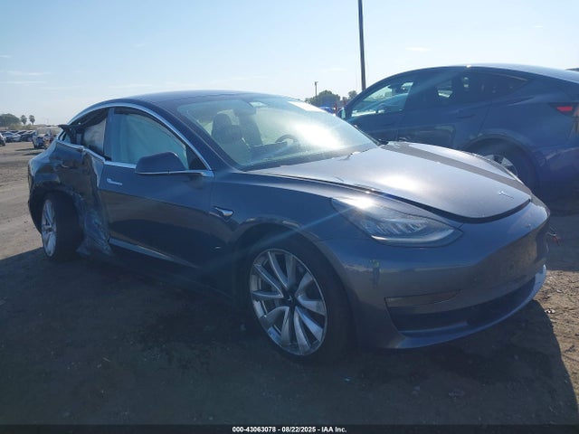 2019 TESLA MODEL 3 5YJ3E1EB6KF195542 Photo 0