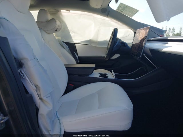 2019 TESLA MODEL 3 5YJ3E1EB6KF195542 Photo 4