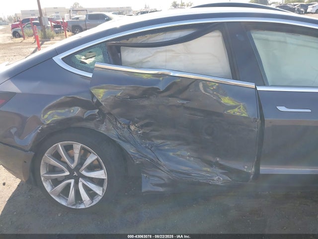 2019 TESLA MODEL 3 5YJ3E1EB6KF195542 Photo 5