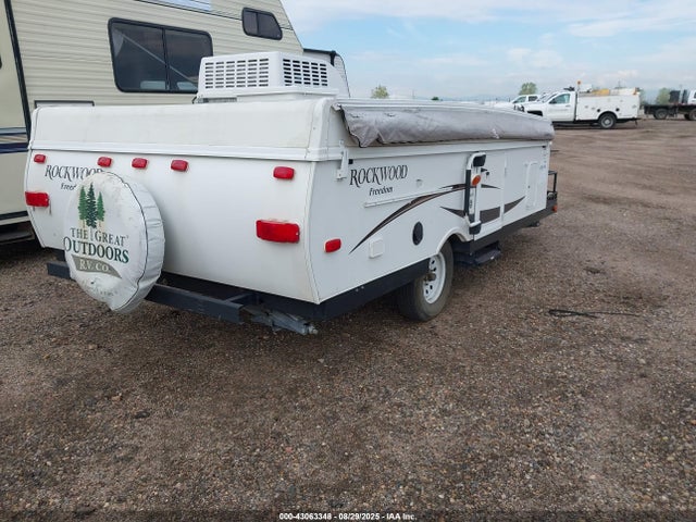4X4CFMU11FD294915 Rockwood 2015