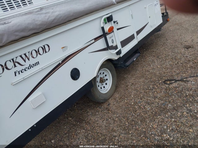 4X4CFMU11FD294915 Rockwood 2015