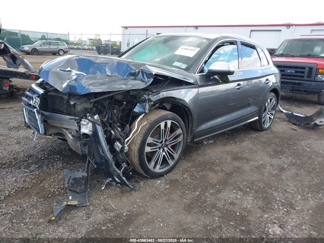 2018 AUDI SQ5 WA1A4AFY4J2217370 Photo 1
