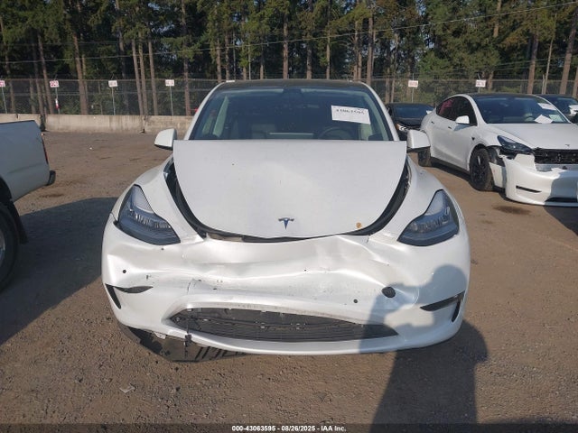 Tesla Model Y 2022 7SAYGDEEXNF361564 Image 12