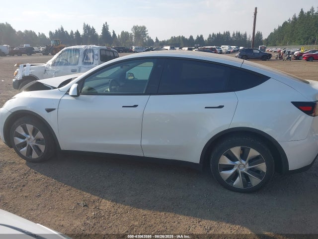 Tesla Model Y 2022 7SAYGDEEXNF361564 Image 14