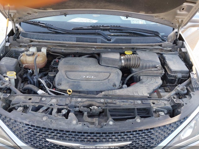 Chrysler 2017 2017 2C4RC1BGXHR591194 Image 10