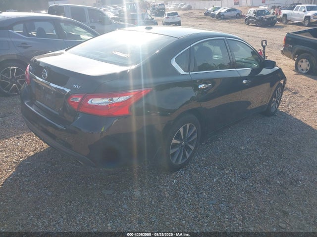 1N4AL3AP9HC475820 Nissan 2017