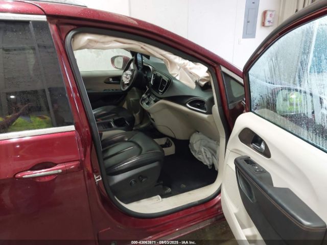 2018 CHRYSLER PACIFICA 2C4RC1BG7JR101008 Photo 4