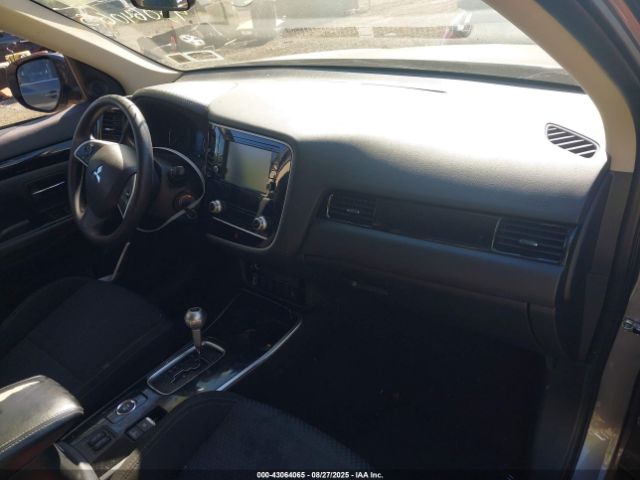 2020 MITSUBISHI OUTLANDER JA4AZ3A36LZ044714 Photo 4