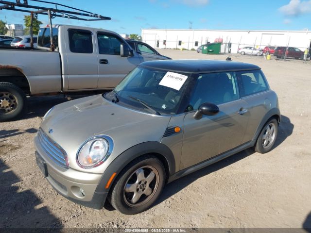 2009 MINI COOPER WMWMF33589TT68993 Photo 1