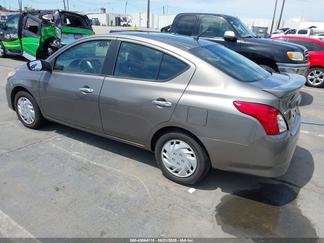 3N1CN7AP4FL928881 Nissan 2015