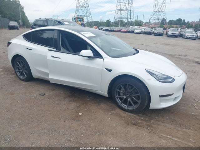 2022 TESLA MODEL 3 5YJ3E1EBXNF260784 Photo 0