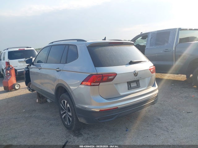 Volkswagen tsi 2023 3VVRB7AX7PM137094 Image 3