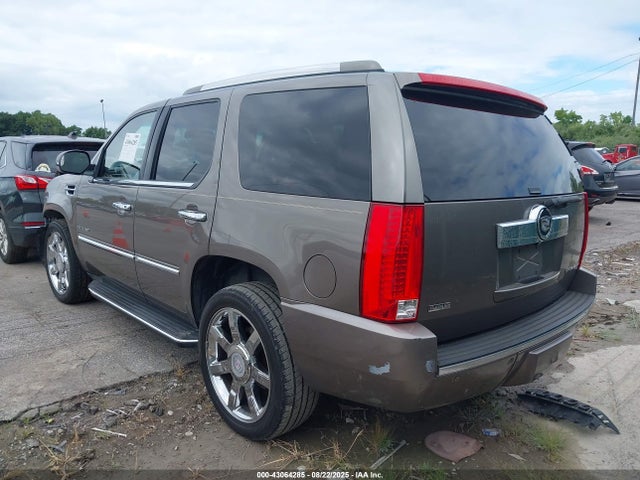 2012 CADILLAC ESCALADE 1GYS4BEF5CR116133 Photo 2