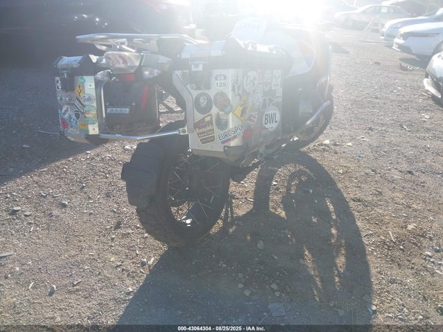 WB10J5308KZF78139 BMW 2019
