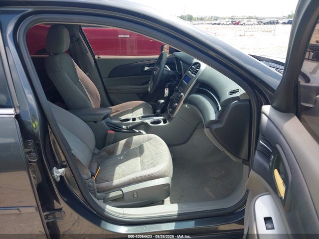 Chevrolet lkw 2015 1G11B5SL1FF255435 Image 5