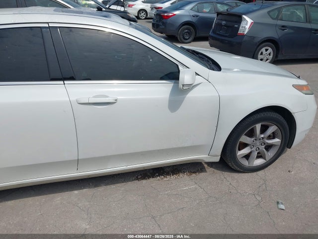 Acura j35z6 2014 19UUA8F21EA008648 Image 13