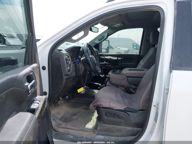 Chevrolet l8t 2023 1GC4YNE71PF124606 Image 7