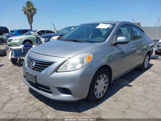 3N1CN7AP9EK457833 Nissan 2014