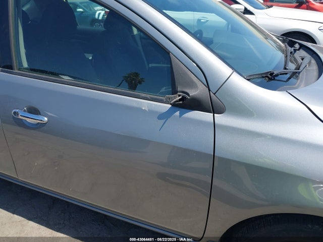 3N1CN7AP9EK457833 Nissan 2014