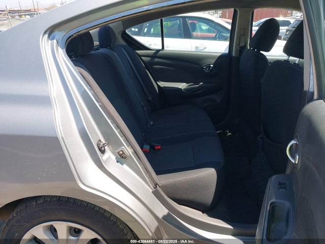 3N1CN7AP9EK457833 Nissan 2014