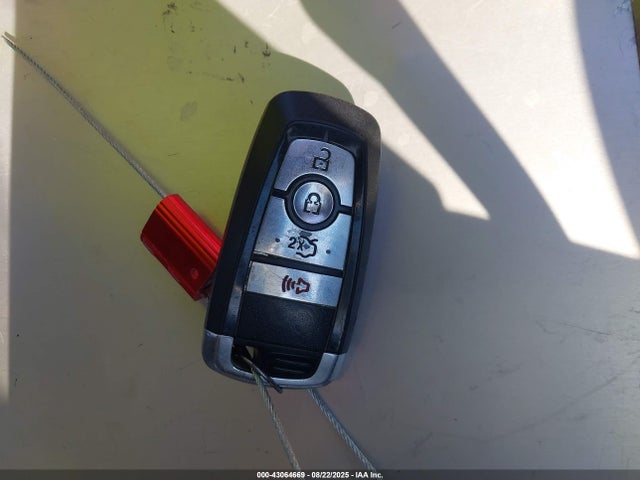 3FA6P0LUXKR272164 Ford 2019