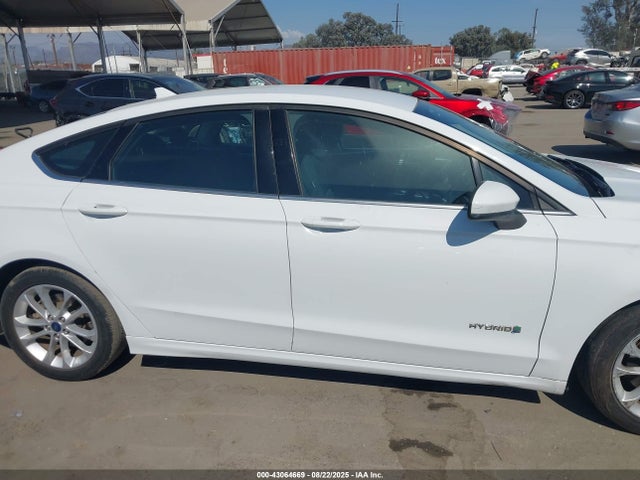 3FA6P0LUXKR272164 Ford 2019