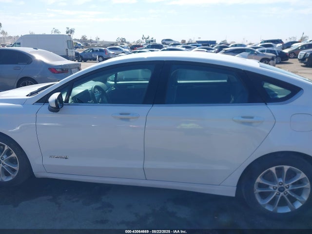 3FA6P0LUXKR272164 Ford 2019