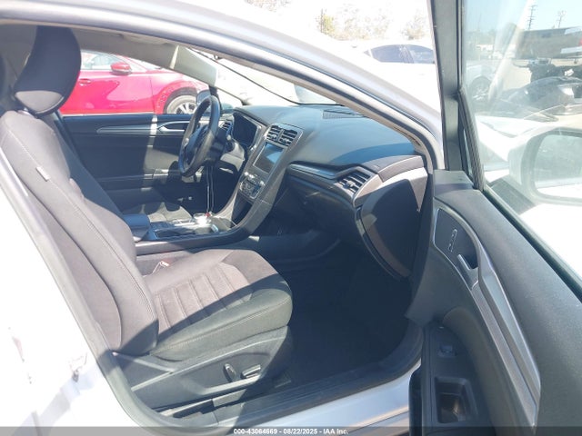3FA6P0LUXKR272164 Ford 2019