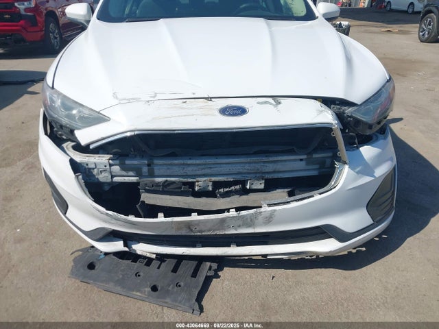 3FA6P0LUXKR272164 Ford 2019
