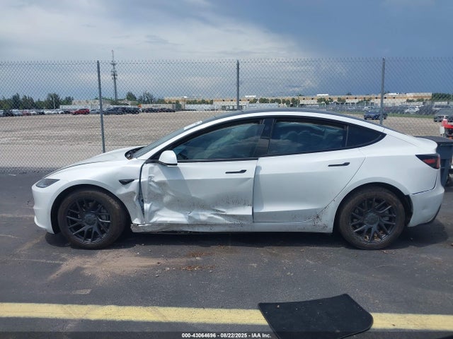 Tesla MODEL 3 2024 5YJ3E1EB4RF811040 Image 13